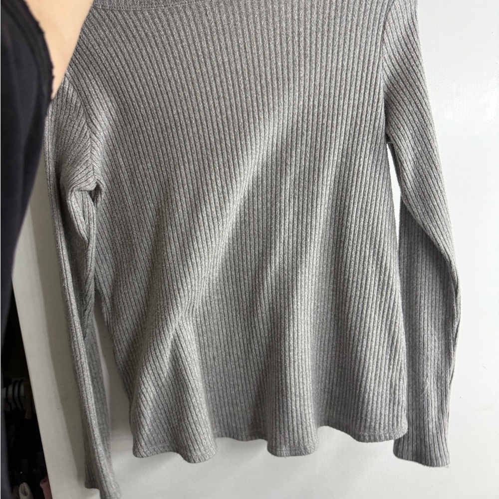 American Eagle Outfitters Gray Ribbed Fitted Blouse - Picture 2 of 4
